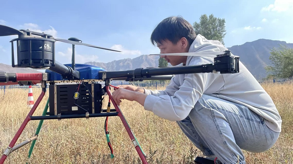 新疆无人机培训：持证上岗，高薪就业
