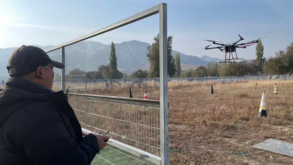 新疆学无人机,保华润天教官团队均持CAAC教员执照